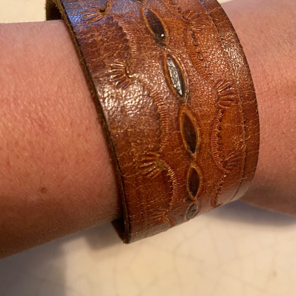 Vintage Handmade Leather Cuff Bracelet from Arizona